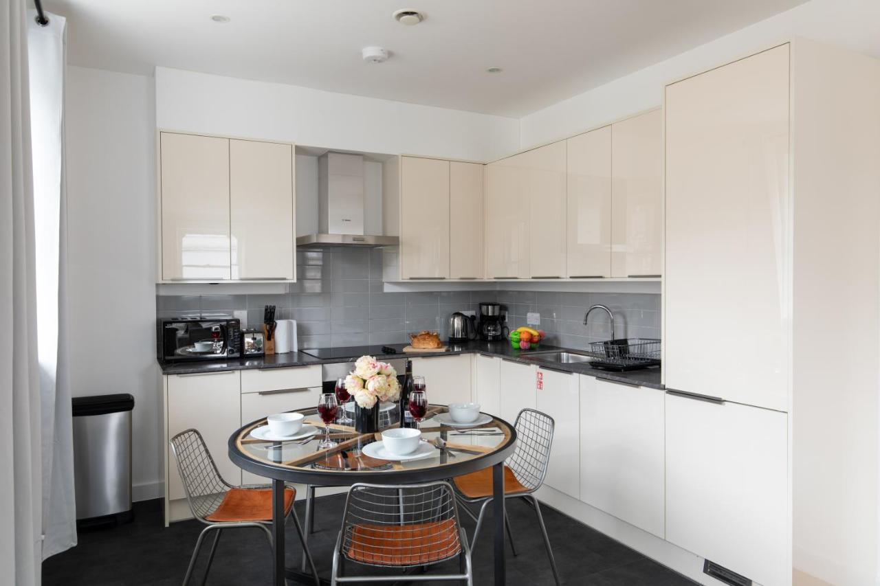 Homely - Prestige Camden Apartment
