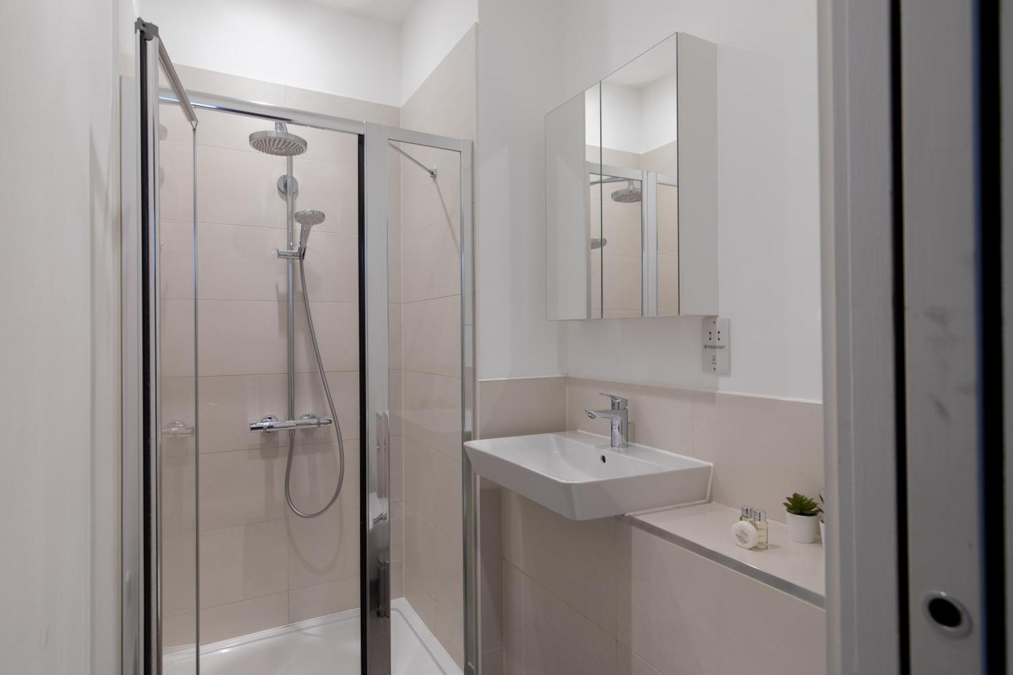 Apartment Homely - Prestige Camden